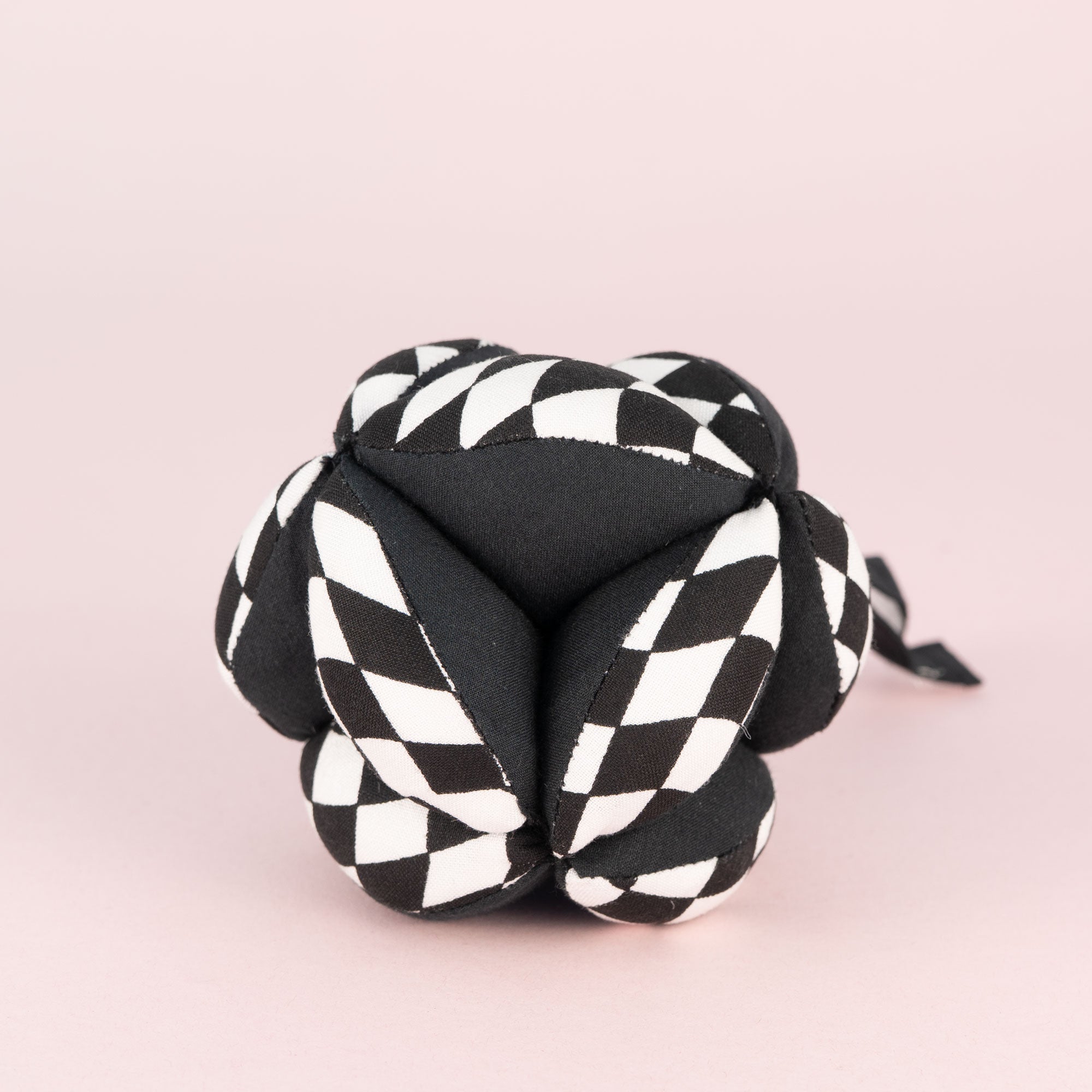 Contrast magic ball