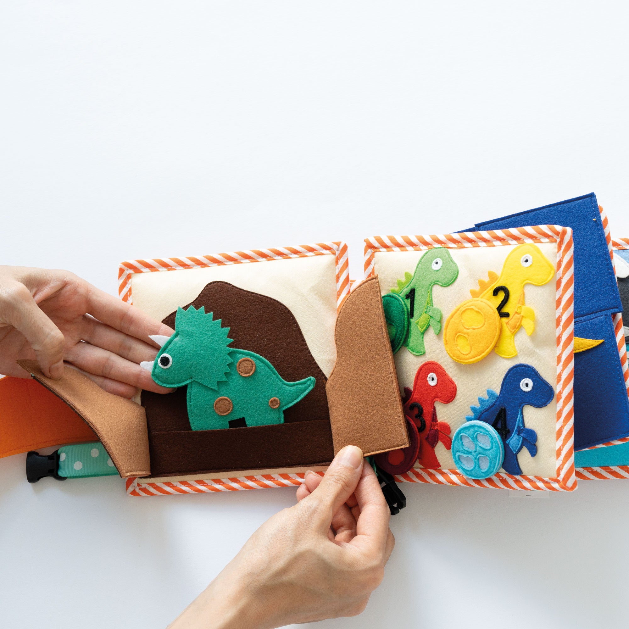 Dino Friends - 6 Pages Mini Quiet Book