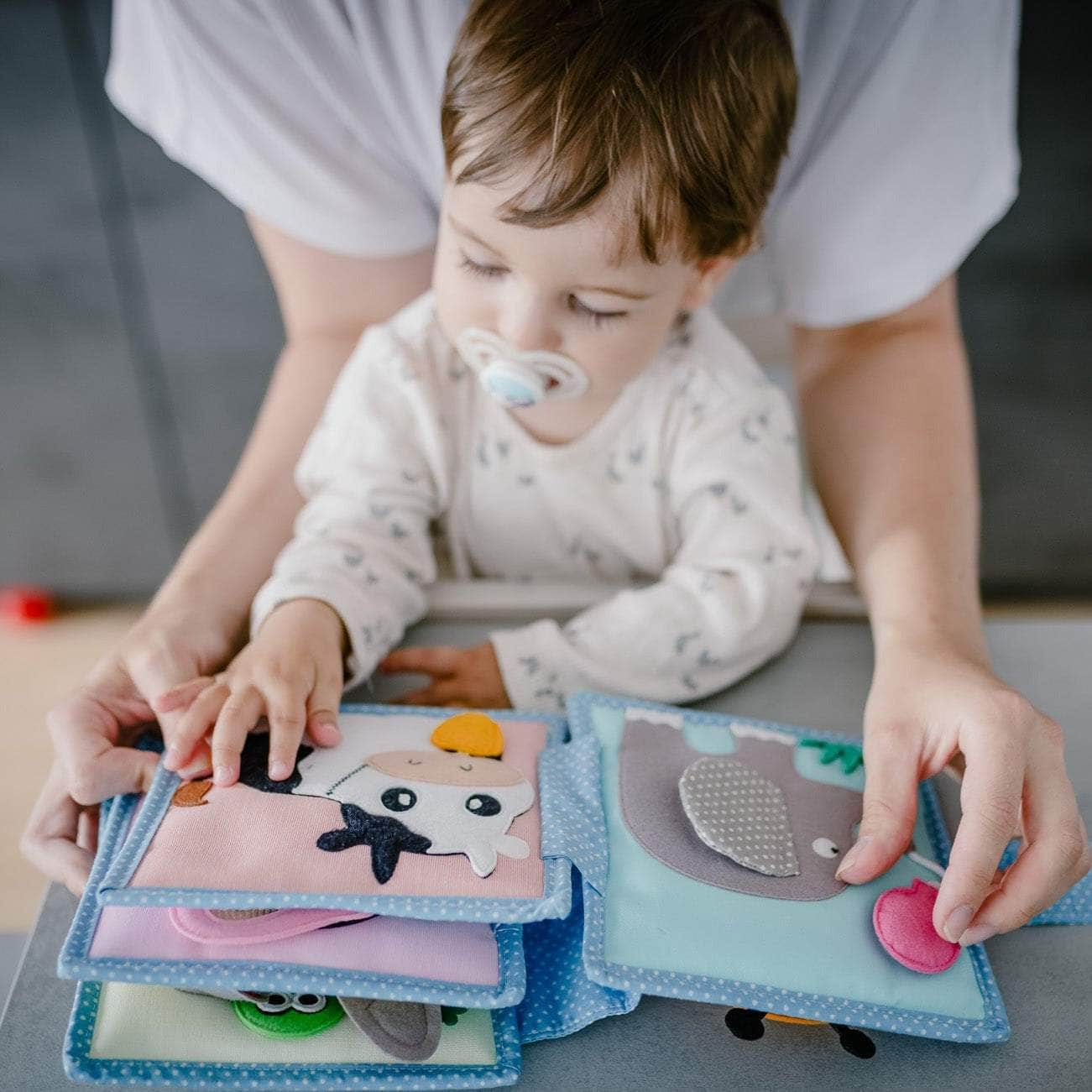 Kleine Biene - 6 Seiten Mini Quiet Book (ab 04.05.2024 verfügbar)