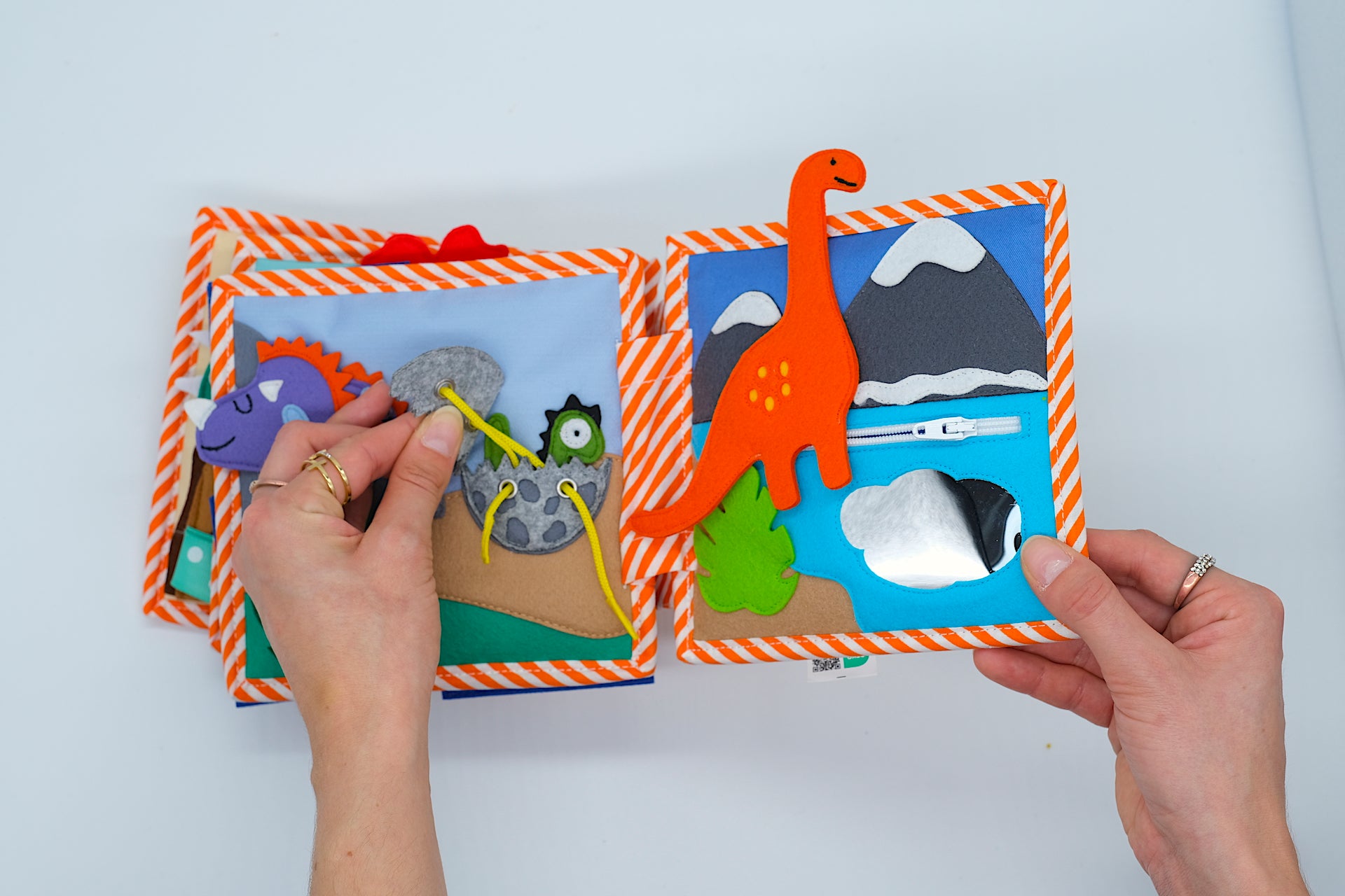 Dino Friends - 6 Pages Mini Quiet Book