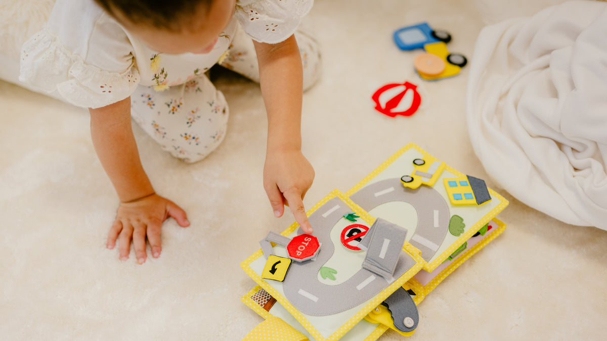 Livre de Contes Montessori 3D en Tissu, Tableau d'Activités en Feutre, Livre d'Activités, Jouet d'Apprentissage Précoce pour Tout-Petits Préscolaires de 1 à 6 Ans